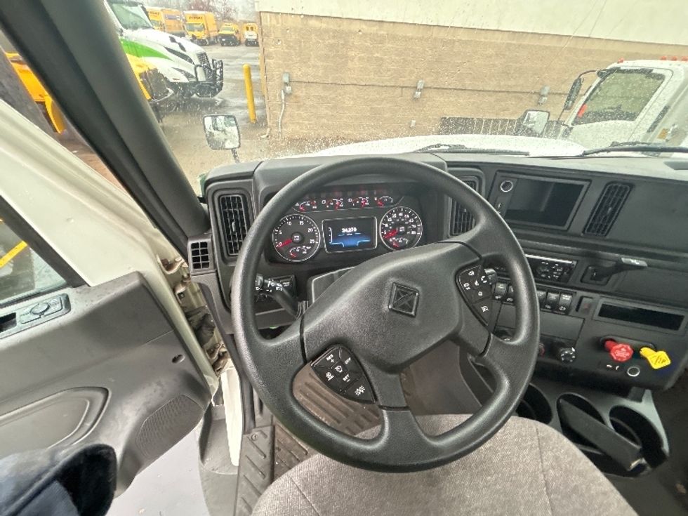 Day Cab Tractor-Heavy Duty Tractors-International-2021-RH613-Brooklyn Park-MN-34,220\n\t\tmiles-$ 32,500 - Image 11