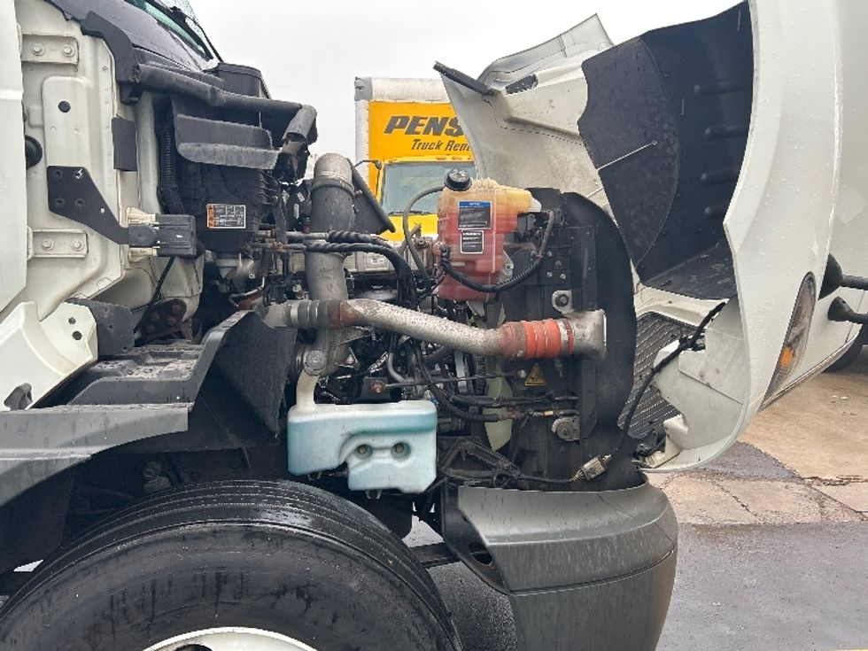 Day Cab Tractor-Heavy Duty Tractors-International-2021-RH613-Brooklyn Park-MN-34,220\n\t\tmiles-$ 32,500 - Image 15