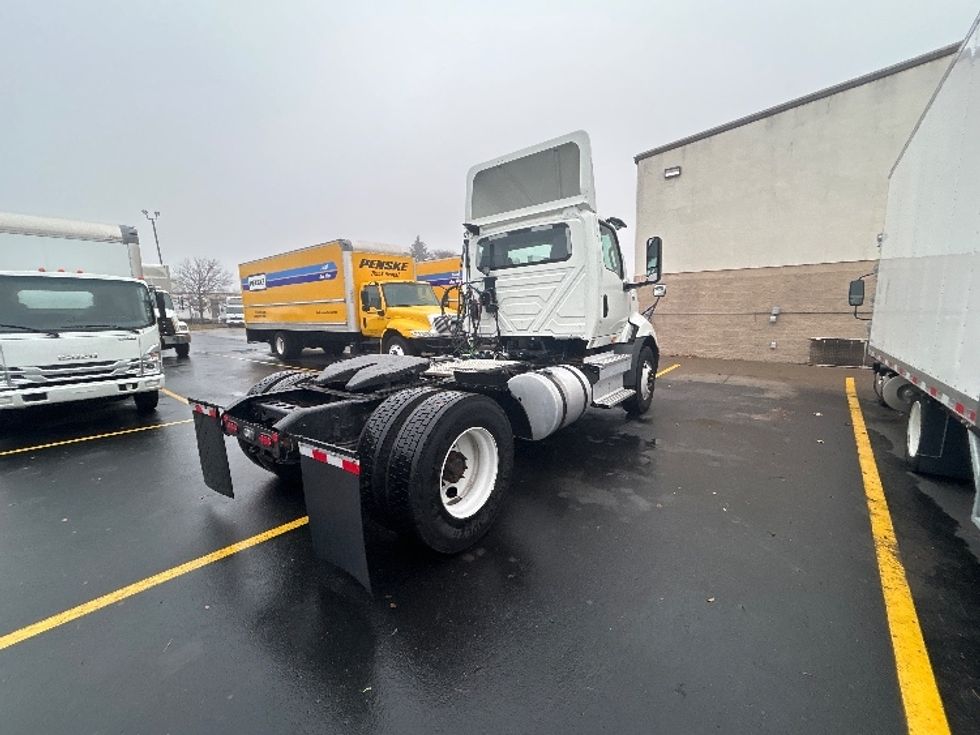 Day Cab Tractor-Heavy Duty Tractors-International-2021-RH613-Brooklyn Park-MN-34,220\n\t\tmiles-$ 32,500 - Image 7