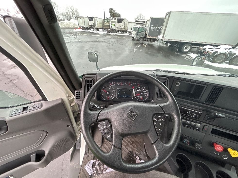 Day Cab Tractor-Heavy Duty Tractors-International-2021-RH613-Brooklyn Park-MN-90,368\n\t\tmiles-$ 32,250 - Image 11