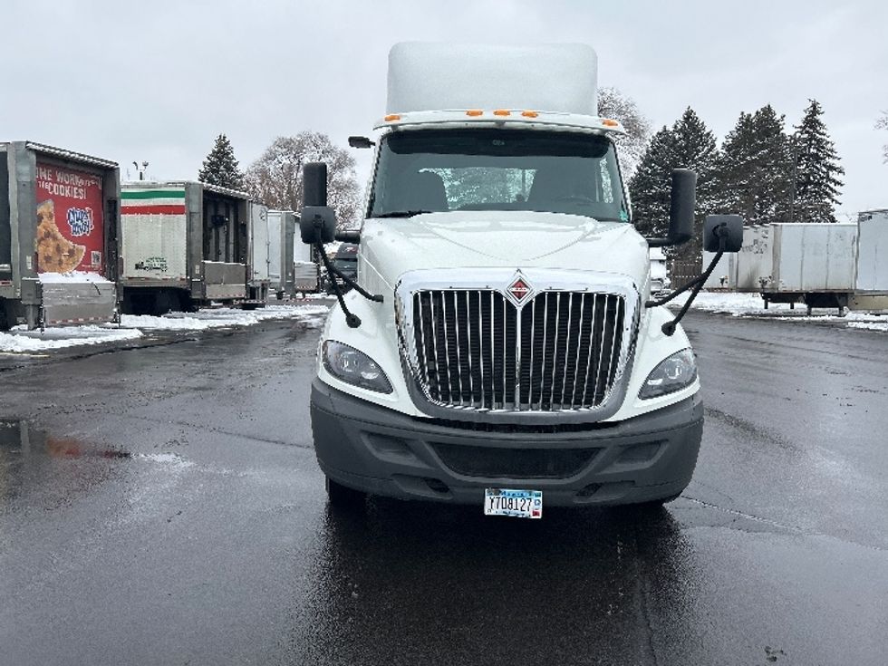 Day Cab Tractor-Heavy Duty Tractors-International-2021-RH613-Brooklyn Park-MN-90,368\n\t\tmiles-$ 32,250 - Image 2