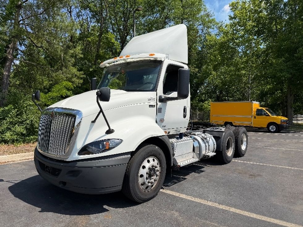 Day Cab Tractor-Heavy Duty Tractors-International-2021-RH613-Capitol Heights-MD-113,088\n\t\tmiles-$ 45,000 - Image 1