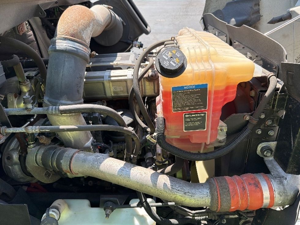 Day Cab Tractor-Heavy Duty Tractors-International-2021-RH613-Capitol Heights-MD-113,088\n\t\tmiles-$ 45,000 - Image 14