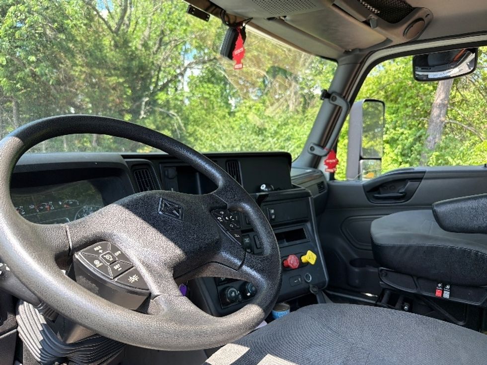 Day Cab Tractor-Heavy Duty Tractors-International-2021-RH613-Capitol Heights-MD-113,088\n\t\tmiles-$ 45,000 - Image 9