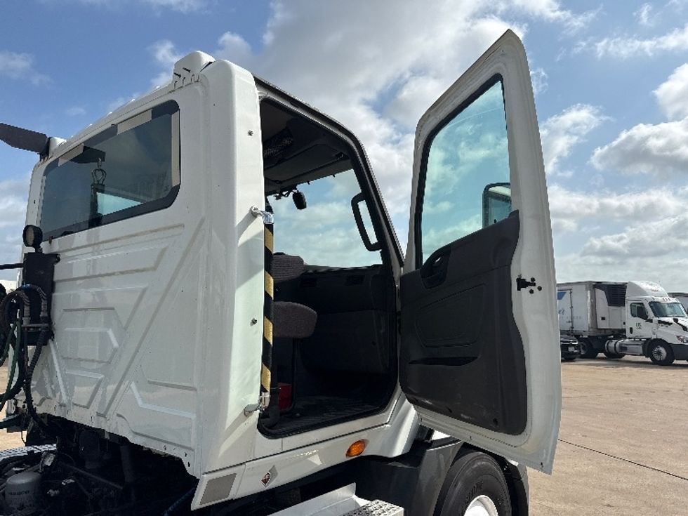 Day Cab Tractor-Heavy Duty Tractors-International-2021-RH613-Grand Prairie-TX-175,723\n\t\tmiles-$ 43,000 - Image 12