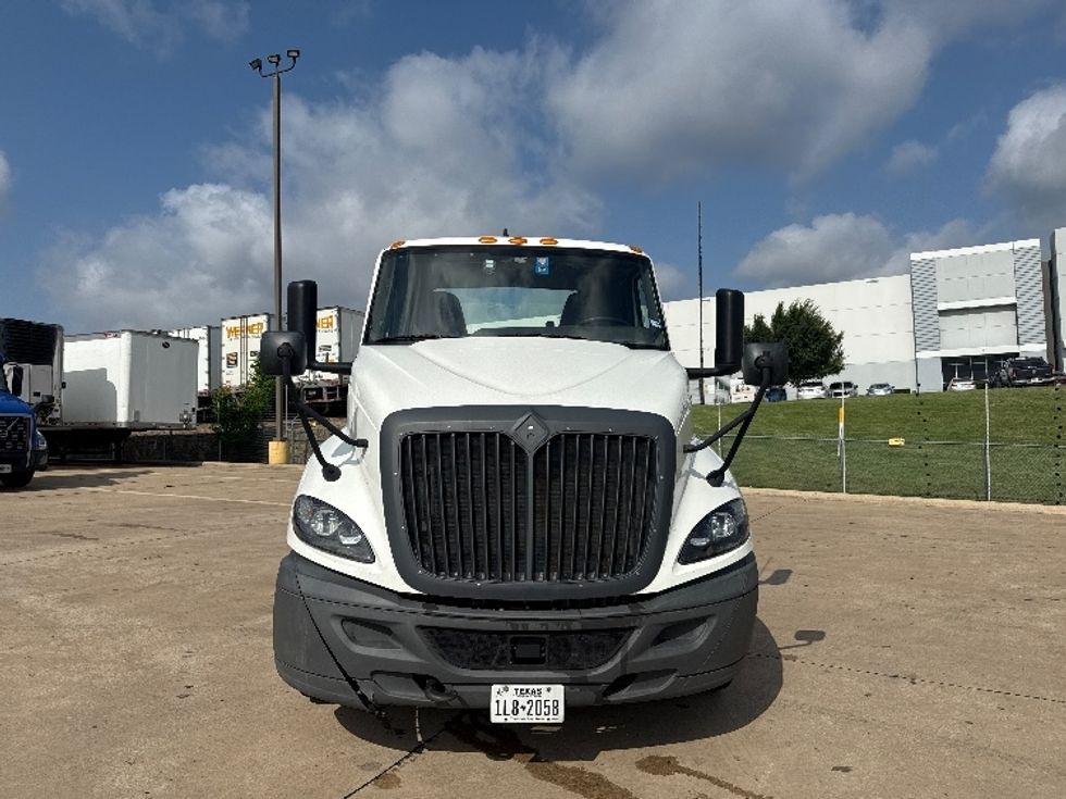 Day Cab Tractor-Heavy Duty Tractors-International-2021-RH613-Grand Prairie-TX-175,723\n\t\tmiles-$ 43,000 - Image 2