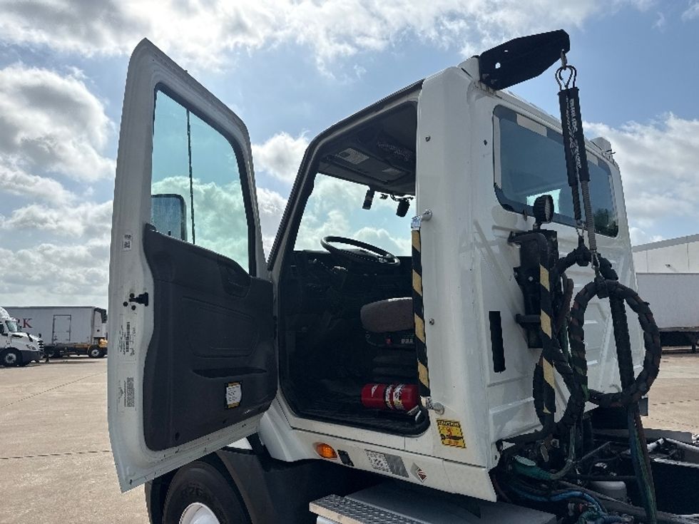 Day Cab Tractor-Heavy Duty Tractors-International-2021-RH613-Grand Prairie-TX-175,723\n\t\tmiles-$ 43,000 - Image 9
