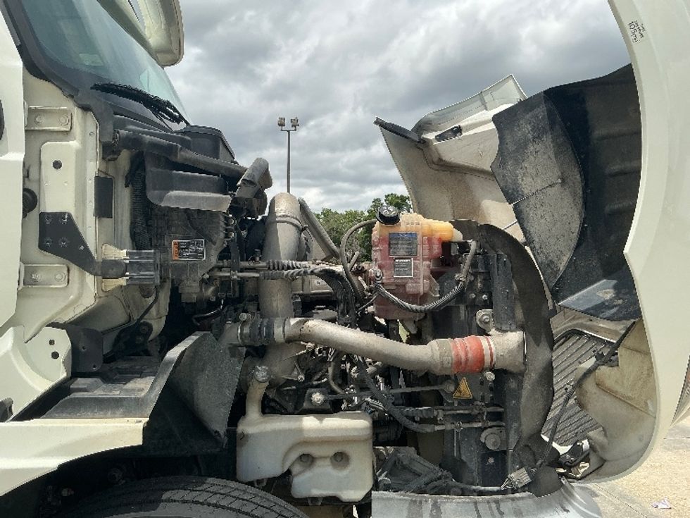 Day Cab Tractor-Heavy Duty Tractors-International-2021-RH613-Hammond-LA-184,319\n\t\tmiles-$ 38,500 - Image 14