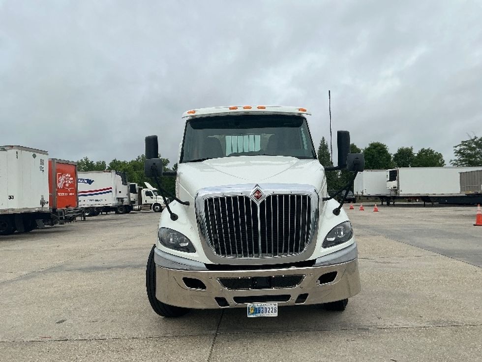 Day Cab Tractor-Heavy Duty Tractors-International-2021-RH613-Hammond-LA-184,319\n\t\tmiles-$ 38,500 - Image 2