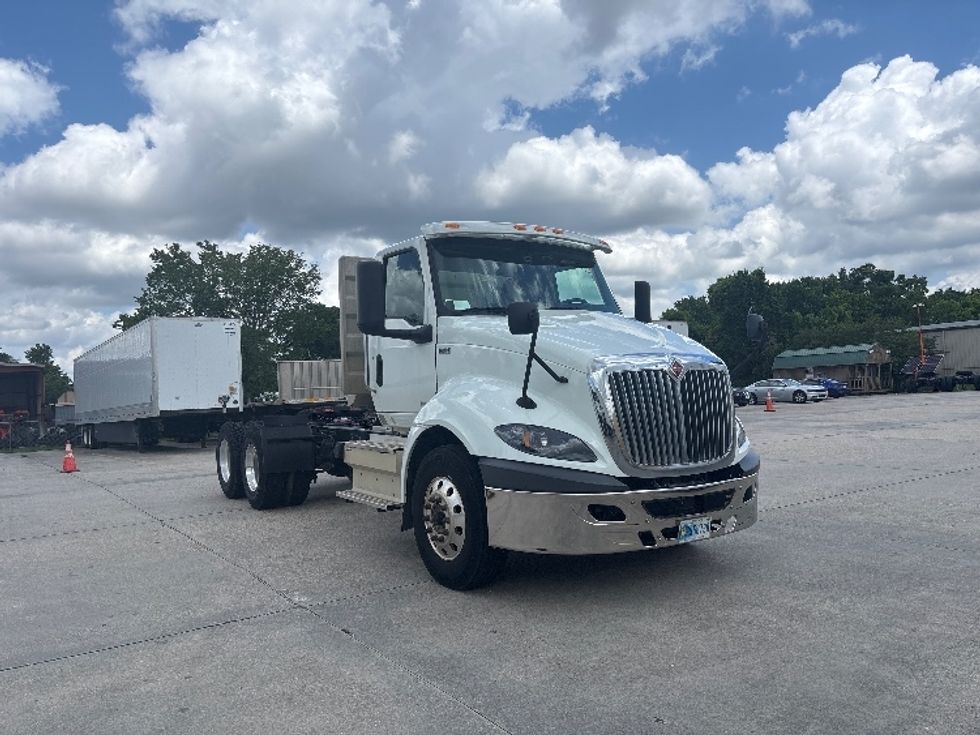 Day Cab Tractor-Heavy Duty Tractors-International-2021-RH613-Hammond-LA-207,676\n\t\tmiles-$ 42,500 - Image 1