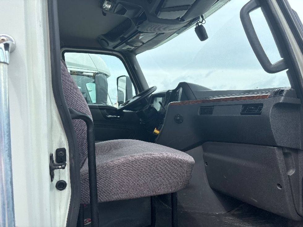 Day Cab Tractor-Heavy Duty Tractors-International-2021-RH613-Hammond-LA-207,676\n\t\tmiles-$ 42,500 - Image 11