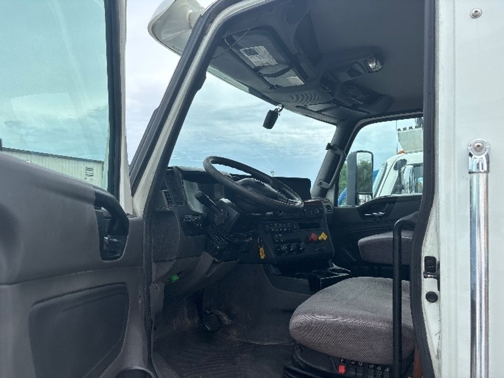 Day Cab Tractor-Heavy Duty Tractors-International-2021-RH613-Hammond-LA-207,676\n\t\tmiles-$ 42,500 - Image 9