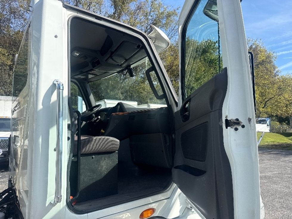 Day Cab Tractor-Heavy Duty Tractors-International-2021-RH613-Knoxville-TN-322,603\n\t\tmiles-$ 34,500 - Image 12