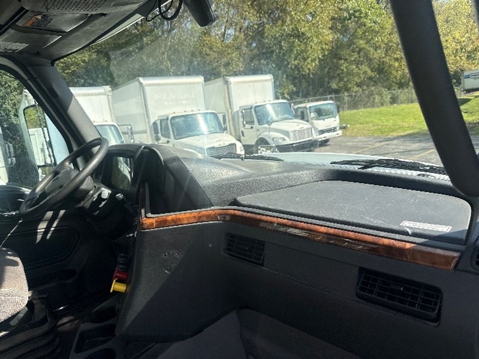 Day Cab Tractor-Heavy Duty Tractors-International-2021-RH613-Knoxville-TN-322,603\n\t\tmiles-$ 34,500 - Image 13