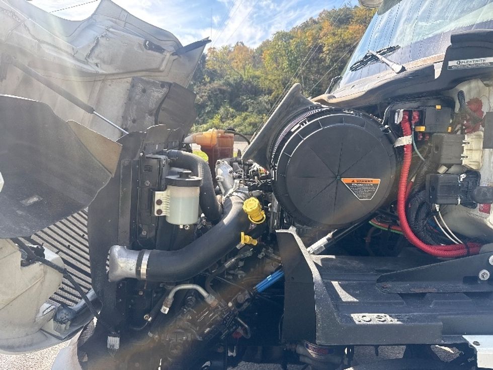 Day Cab Tractor-Heavy Duty Tractors-International-2021-RH613-Knoxville-TN-322,603\n\t\tmiles-$ 34,500 - Image 16