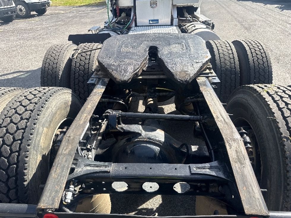 Day Cab Tractor-Heavy Duty Tractors-International-2021-RH613-Knoxville-TN-322,603\n\t\tmiles-$ 34,500 - Image 6