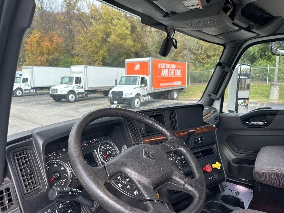 Day Cab Tractor-Heavy Duty Tractors-International-2021-RH613-Knoxville-TN-335,854\n\t\tmiles-$ 33,750 - Image 10