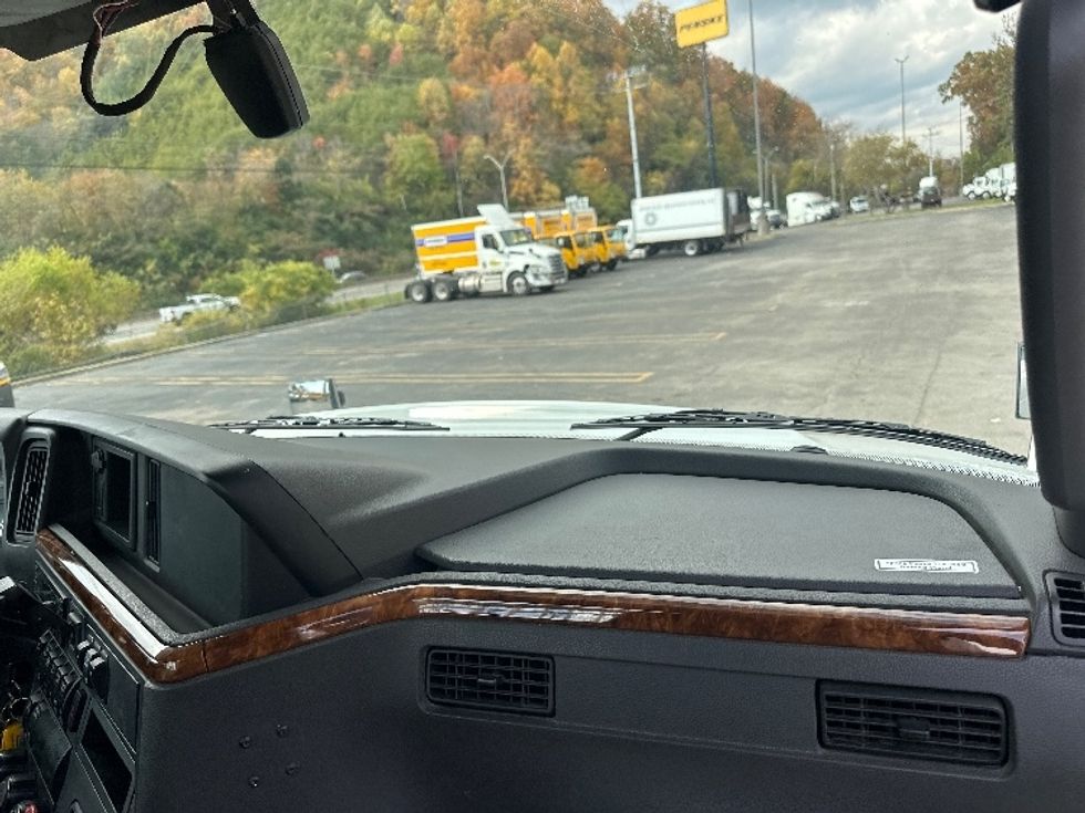 Day Cab Tractor-Heavy Duty Tractors-International-2021-RH613-Knoxville-TN-335,854\n\t\tmiles-$ 33,750 - Image 13