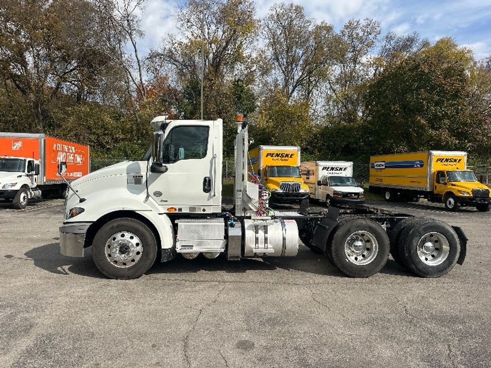 Day Cab Tractor-Heavy Duty Tractors-International-2021-RH613-Knoxville-TN-335,854\n\t\tmiles-$ 33,750 - Image 4