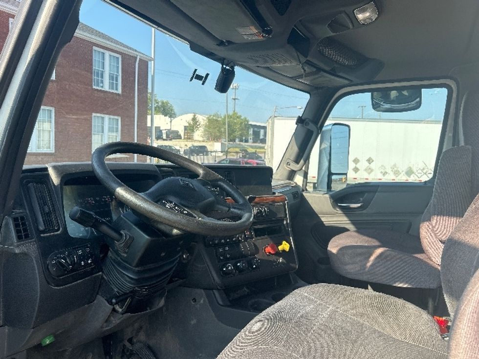 Day Cab Tractor-Heavy Duty Tractors-International-2021-RH613-Nashville (Mount Juliet)-TN-131,106\n\t\tmiles-$ 47,250 - Image 10