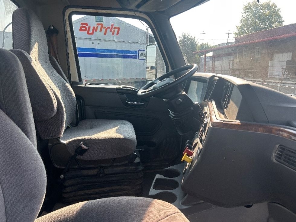 Day Cab Tractor-Heavy Duty Tractors-International-2021-RH613-Nashville (Mount Juliet)-TN-131,106\n\t\tmiles-$ 47,250 - Image 13