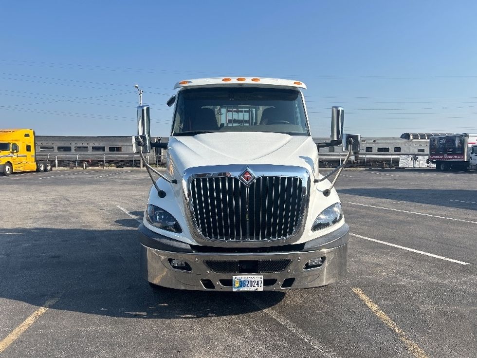 Day Cab Tractor-Heavy Duty Tractors-International-2021-RH613-Nashville (Mount Juliet)-TN-131,106\n\t\tmiles-$ 47,250 - Image 2