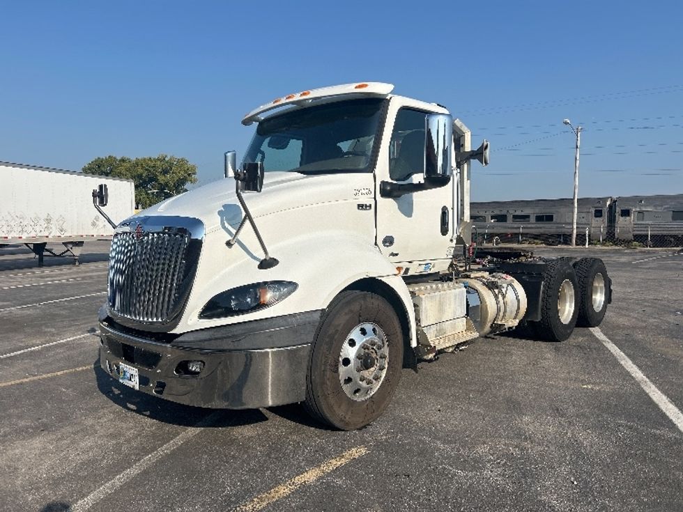 Day Cab Tractor-Heavy Duty Tractors-International-2021-RH613-Nashville (Mount Juliet)-TN-131,106\n\t\tmiles-$ 47,250 - Image 3
