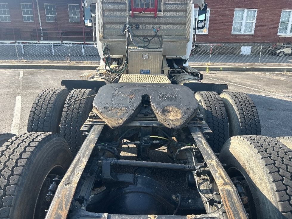 Day Cab Tractor-Heavy Duty Tractors-International-2021-RH613-Nashville (Mount Juliet)-TN-131,106\n\t\tmiles-$ 47,250 - Image 6
