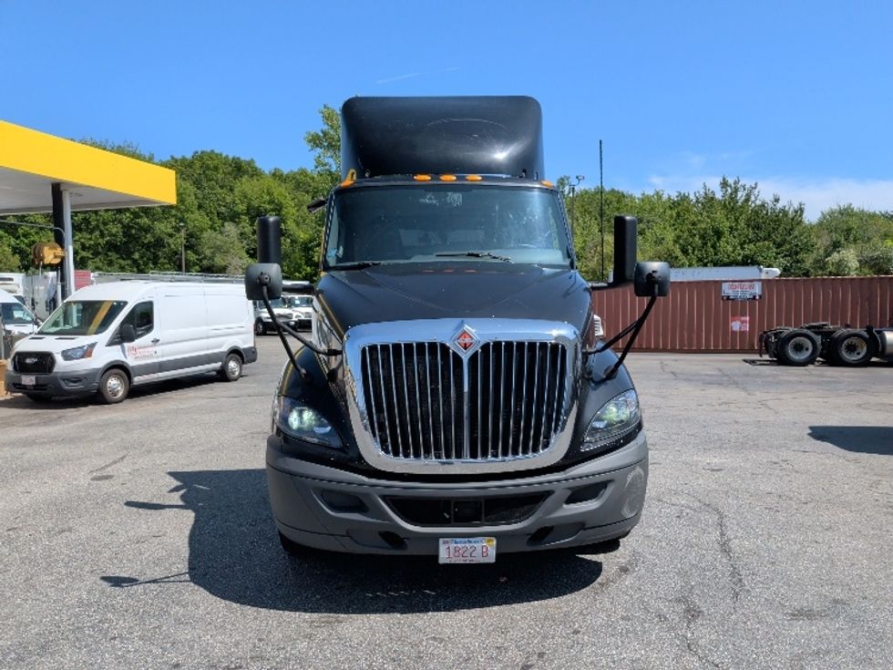 Day Cab Tractor-Heavy Duty Tractors-International-2021-RH613-New Bedford-MA-230,072\n\t\tmiles-$ 28,750 - Image 2