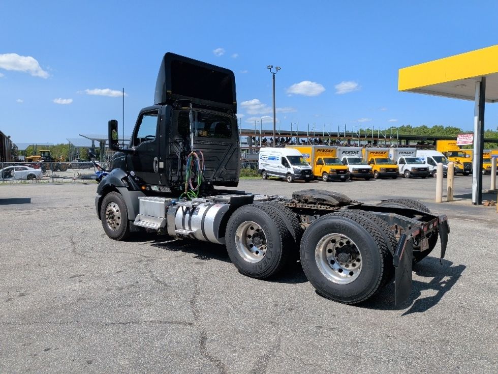 Day Cab Tractor-Heavy Duty Tractors-International-2021-RH613-New Bedford-MA-230,072\n\t\tmiles-$ 28,750 - Image 5