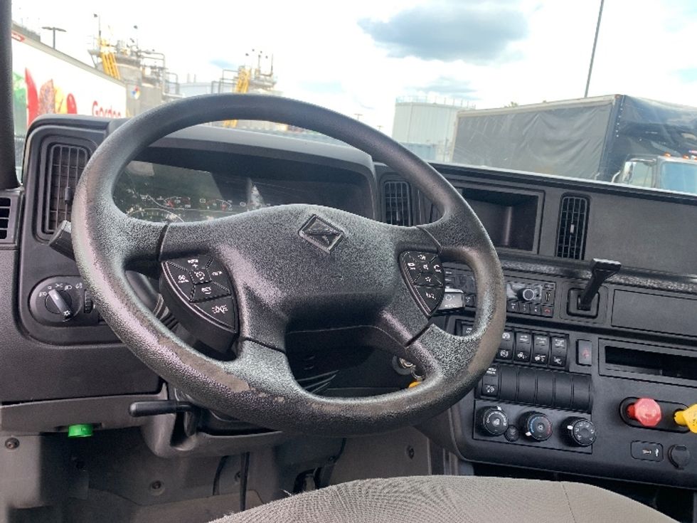 Day Cab Tractor-Heavy Duty Tractors-International-2021-RH613-Norton-MA-357,266\n\t\tmiles-$ 28,500 - Image 11