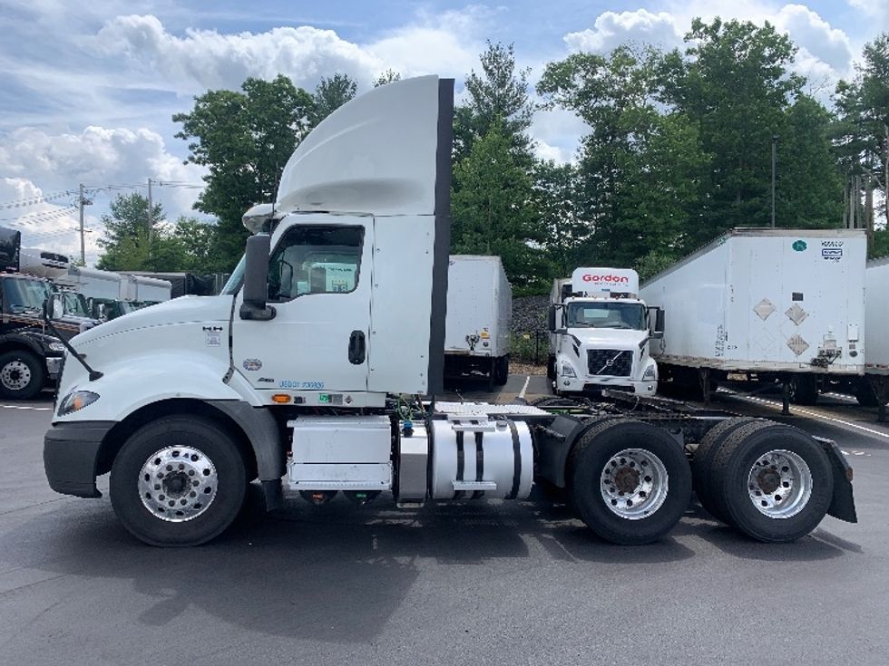 Day Cab Tractor-Heavy Duty Tractors-International-2021-RH613-Norton-MA-357,266\n\t\tmiles-$ 28,500 - Image 4