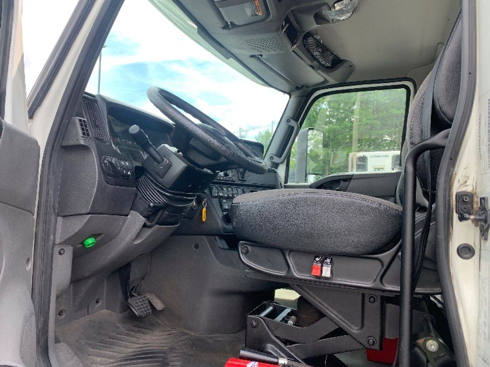 Day Cab Tractor-Heavy Duty Tractors-International-2021-RH613-Norton-MA-357,266\n\t\tmiles-$ 28,500 - Image 9