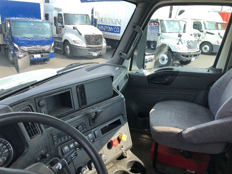 Day Cab Tractor-Heavy Duty Tractors-International-2021-RH613-Spokane Valley-WA-121,246\n\t\tmiles-$ 35,500 - Image 10