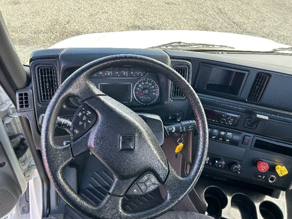 Day Cab Tractor-Heavy Duty Tractors-International-2021-RH613-West Sacramento-CA-44,001\n\t\tmiles-$ 38,000 - Image 11