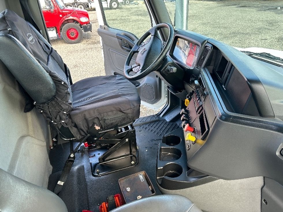 Day Cab Tractor-Heavy Duty Tractors-International-2021-RH613-West Sacramento-CA-44,001\n\t\tmiles-$ 38,000 - Image 14