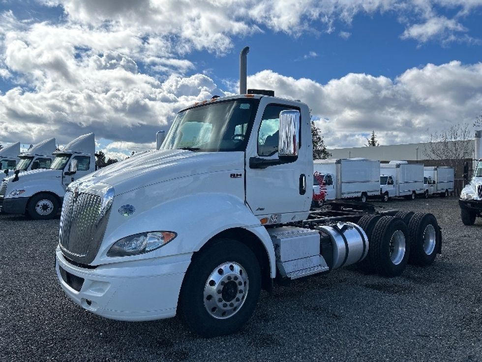 Day Cab Tractor-Heavy Duty Tractors-International-2021-RH613-West Sacramento-CA-44,001\n\t\tmiles-$ 38,000 - Image 3
