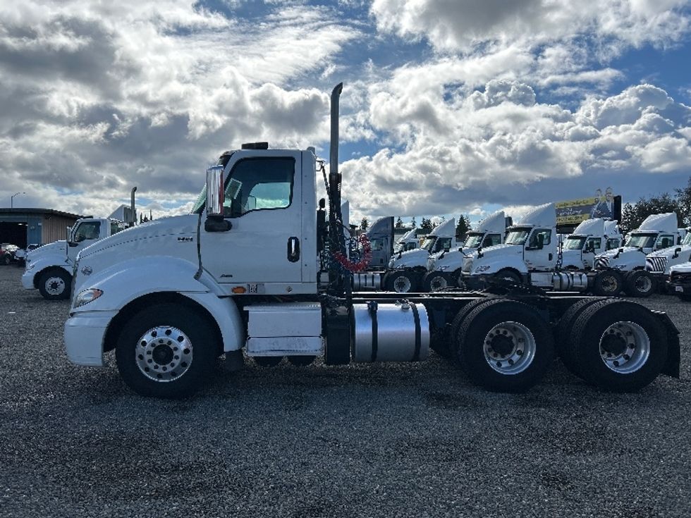 Day Cab Tractor-Heavy Duty Tractors-International-2021-RH613-West Sacramento-CA-44,001\n\t\tmiles-$ 38,000 - Image 4