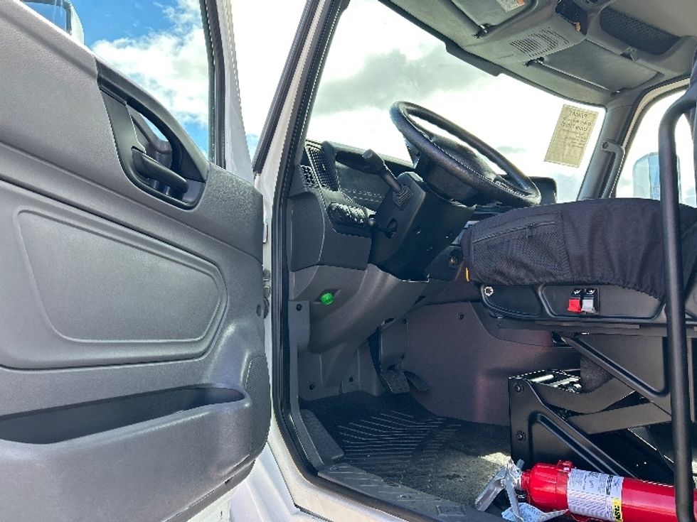 Day Cab Tractor-Heavy Duty Tractors-International-2021-RH613-West Sacramento-CA-44,001\n\t\tmiles-$ 38,000 - Image 9