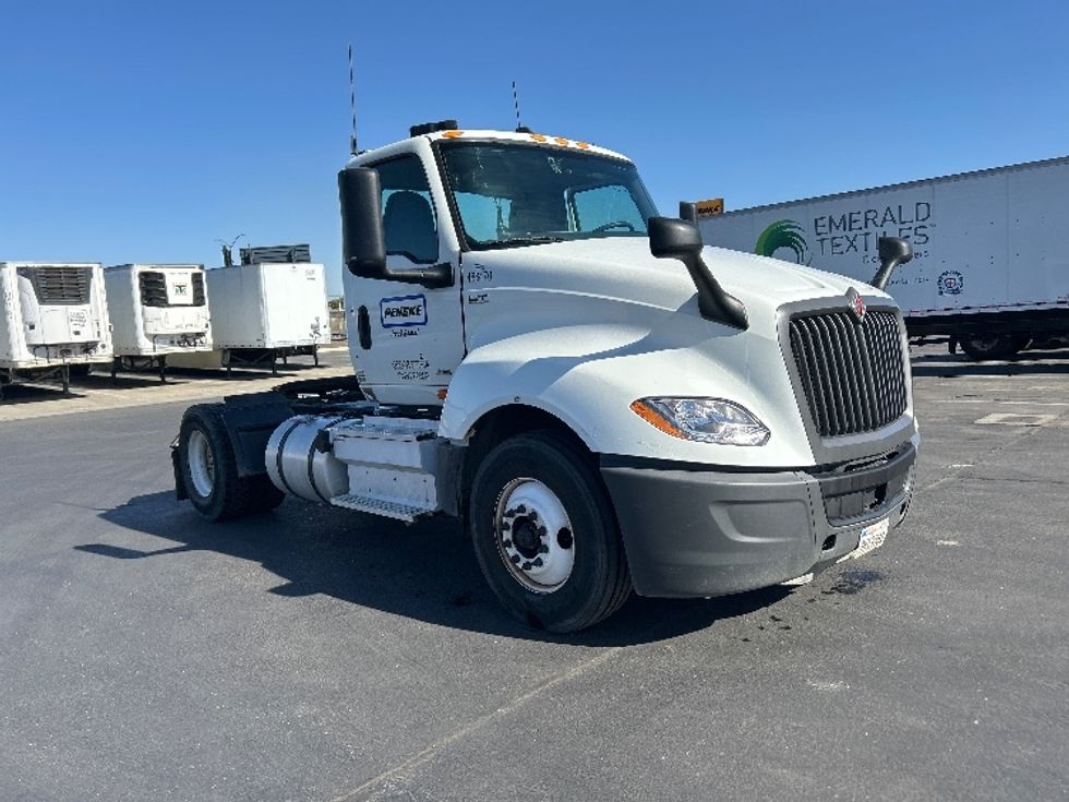 Day Cab Tractor-Heavy Duty Tractors-International-2022-LT625-Ceres-CA-205,982\n\t\tmiles-$ 34,250 - Image 1