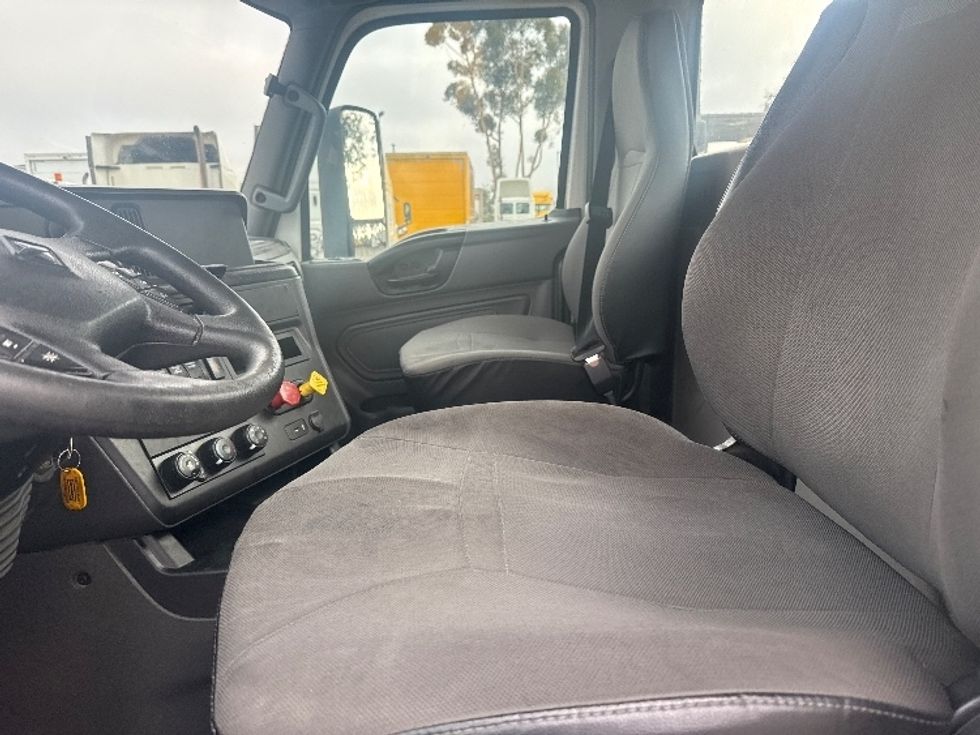 Day Cab Tractor-Heavy Duty Tractors-International-2022-LT625-Fresno-CA-264,237\n\t\tmiles-$ 33,250 - Image 10