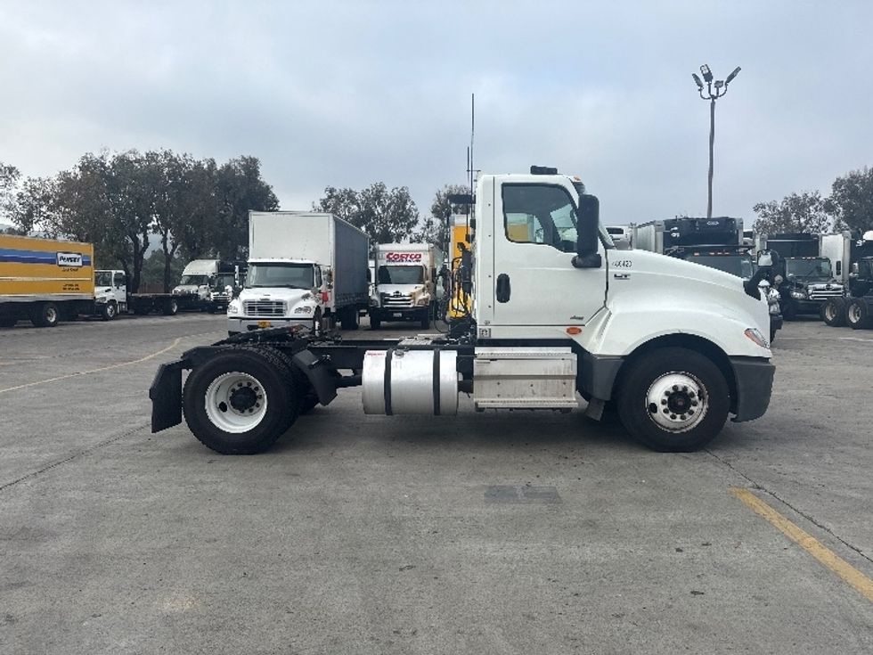 Day Cab Tractor-Heavy Duty Tractors-International-2022-LT625-Fresno-CA-264,237\n\t\tmiles-$ 33,250 - Image 8