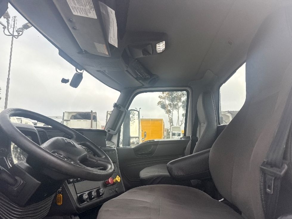 Day Cab Tractor-Heavy Duty Tractors-International-2022-LT625-Fresno-CA-264,237\n\t\tmiles-$ 33,250 - Image 9