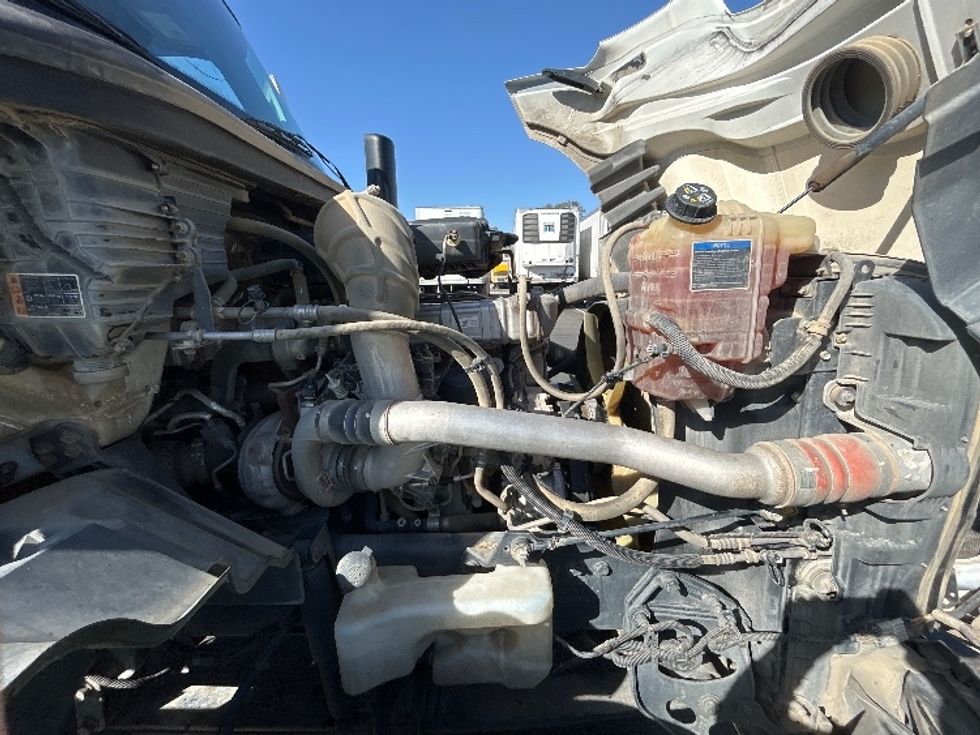 Day Cab Tractor-Heavy Duty Tractors-International-2022-LT625-Fresno-CA-283,838\n\t\tmiles-$ 30,500 - Image 15