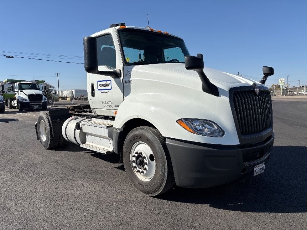 Day Cab Tractor-Heavy Duty Tractors-International-2022-LT625-Fresno-CA-284,347\n\t\tmiles-$ 30,500 - Image 1
