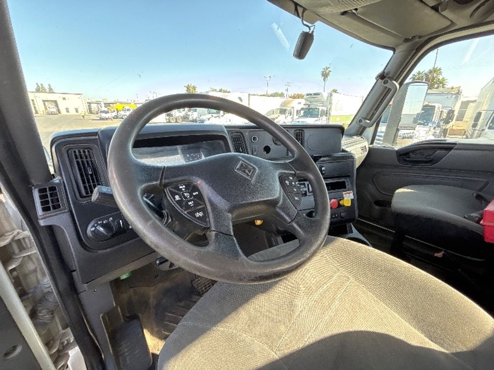 Day Cab Tractor-Heavy Duty Tractors-International-2022-LT625-Fresno-CA-284,347\n\t\tmiles-$ 30,500 - Image 11