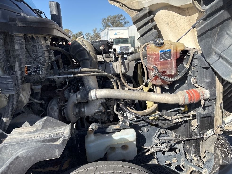 Day Cab Tractor-Heavy Duty Tractors-International-2022-LT625-Fresno-CA-284,347\n\t\tmiles-$ 30,500 - Image 15