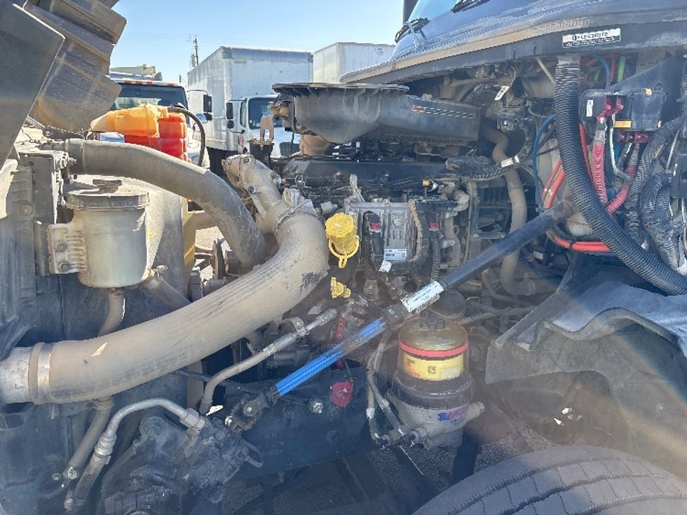 Day Cab Tractor-Heavy Duty Tractors-International-2022-LT625-Fresno-CA-284,347\n\t\tmiles-$ 30,500 - Image 16