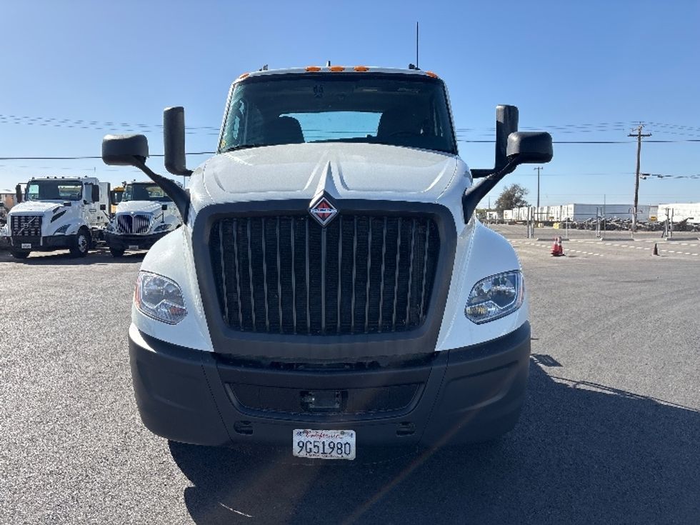 Day Cab Tractor-Heavy Duty Tractors-International-2022-LT625-Fresno-CA-284,347\n\t\tmiles-$ 30,500 - Image 2