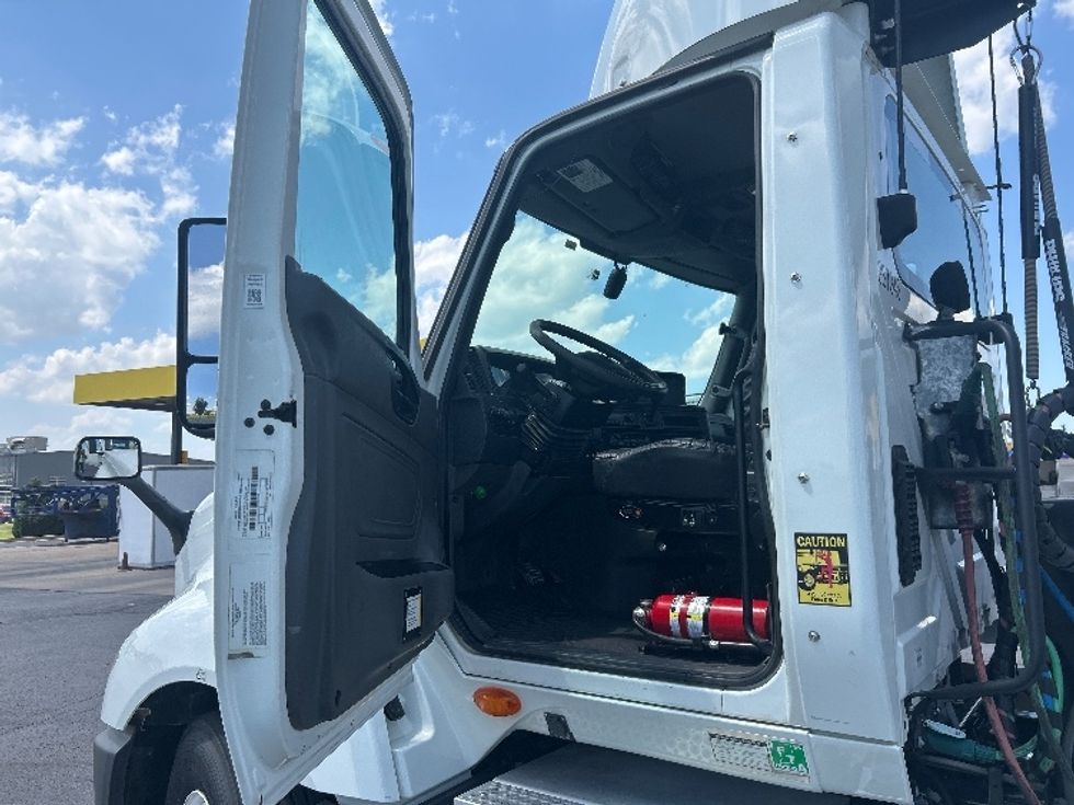 Day Cab Tractor-Heavy Duty Tractors-International-2022-LT625-Oklahoma City-OK-360,983\n\t\tmiles-$ 38,750 - Image 9